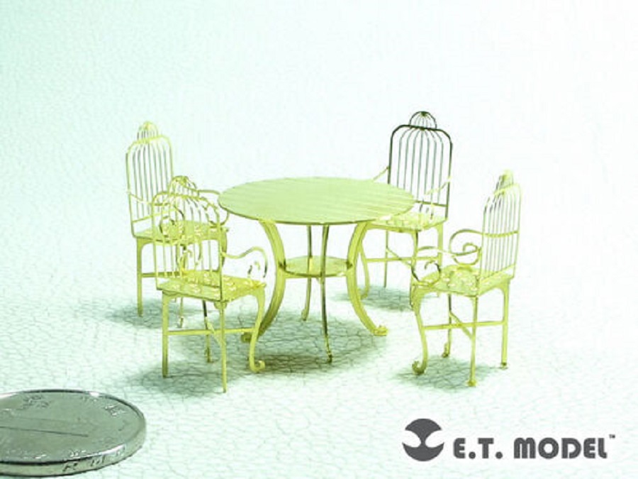 J35-019  фототравление  Dining table and chairs Type.1  (1:35)