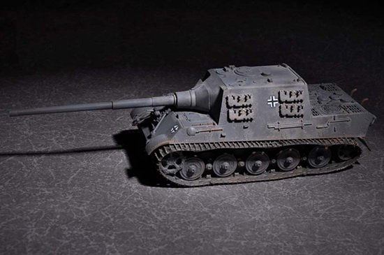 07165  техника и вооружение  САУ German JagdTiger with 128mm pak 44L-61  (1:72)