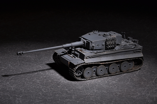 07164  техника и вооружение  German Tiger with 88mm kwk L/71  (1:72)