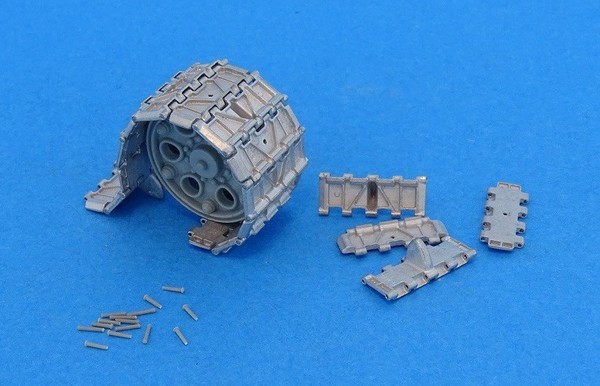 MTL-35021  траки наборные  Tracks for Танк-34/76 550mm M1940 Early Type 1  (1:35)
