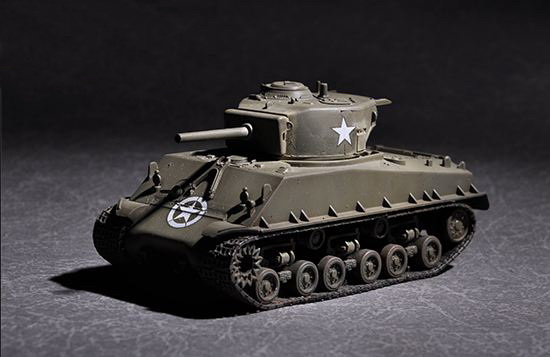 07168  техника и вооружение  US M4A3E8 with 105mm M4  (1:72)