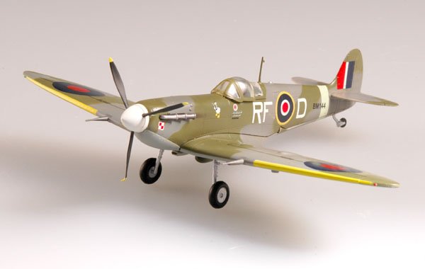 37214  авиация  "Спитфайр" Mk VB 303 эскадра 1942 г. (1:72)