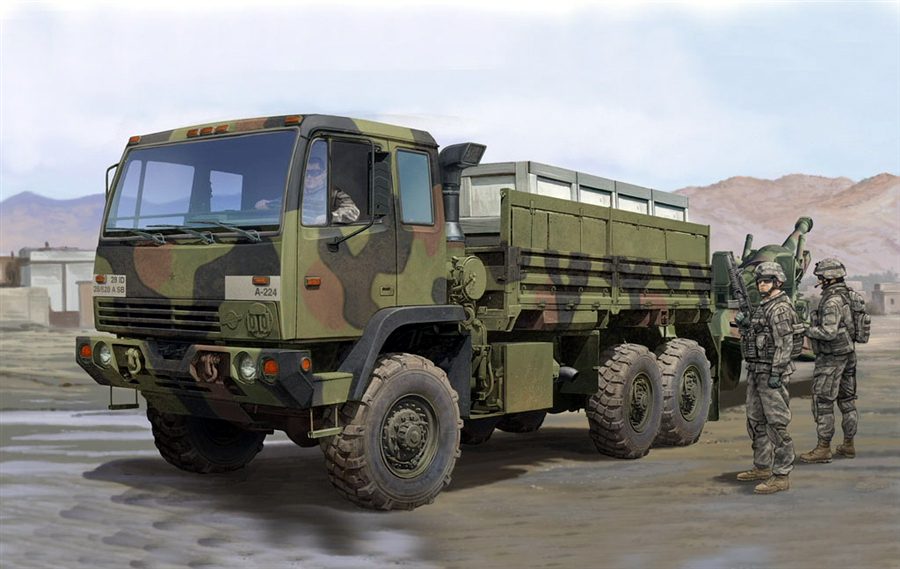 01007  техника и вооружение  M1083 FMTV Standard Cargo Truck  (1:35)
