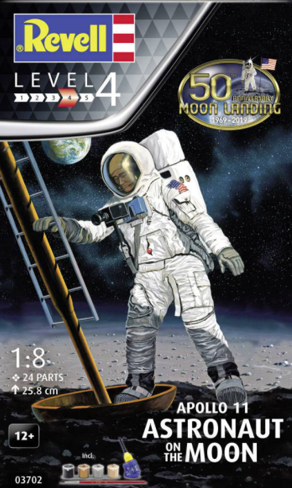 03702  фигуры  Apollo 11 Astronaut On the Moon  (1:8)