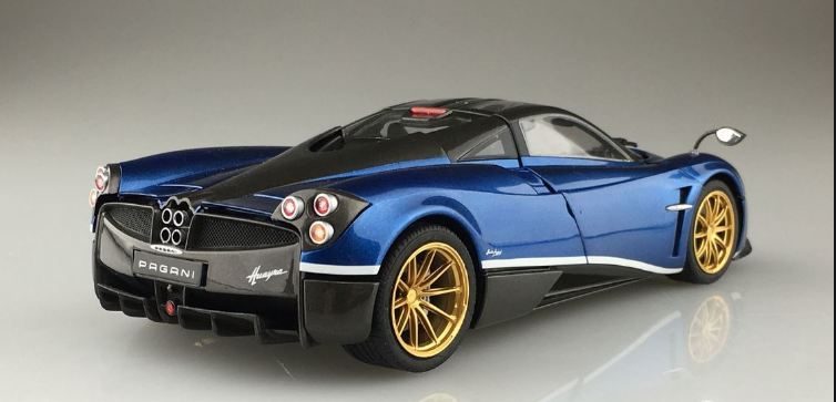 05599  автомобили и мотоциклы  Pagani Huayra Pachetto Tempesta  (1:24)